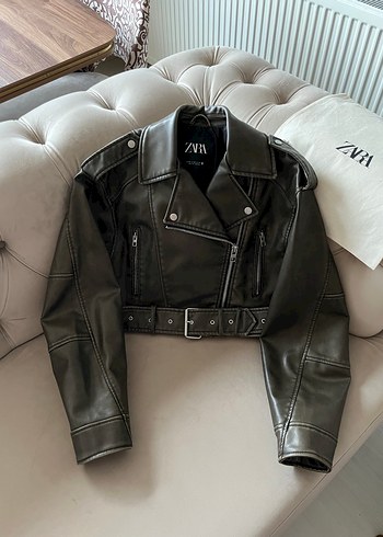 Zara Viral Haki Suni Deri Kemerli Crop Biker Deri Ceket - Görsel 2
