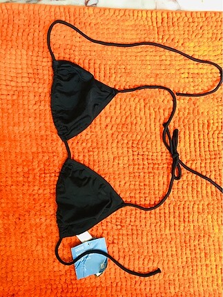 Bikini üstü