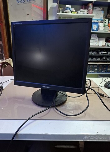17 İnç Samsung Monitör
