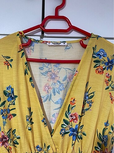 26 Beden sarı Renk Bershka elbise