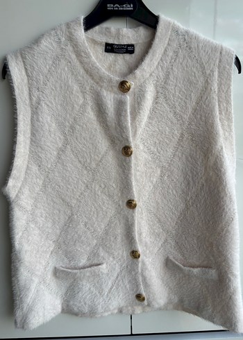 Düğmeli Krem Kadın Süveter - Görsel 4