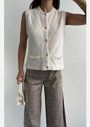 Düğmeli Krem Kadın Süveter - Görsel 3