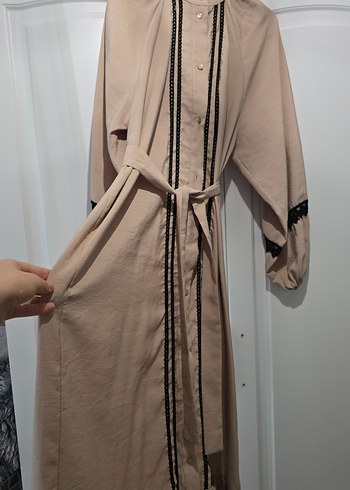 bej siyah nakışlı elbise - Görsel 3