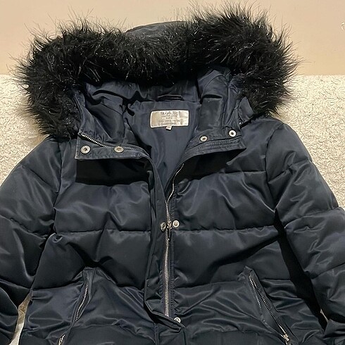 Zara Mont