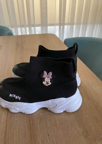 Minnie Baskılı Siyah Kız Çocuk Spor Ayakkabı - Görsel 2