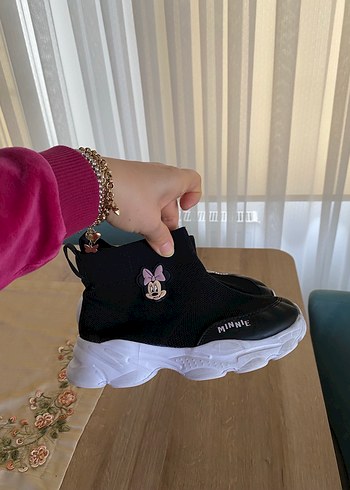 Minnie Baskılı Siyah Kız Çocuk Spor Ayakkabı - Görsel 5