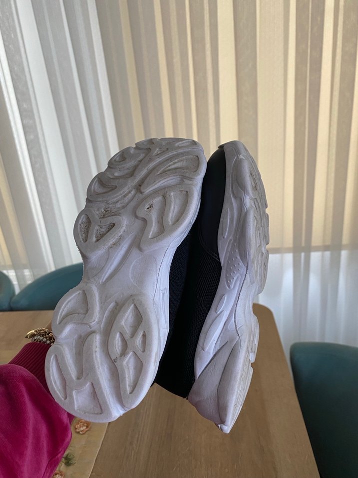 Minnie Baskılı Siyah Kız Çocuk Spor Ayakkabı - Görsel 4