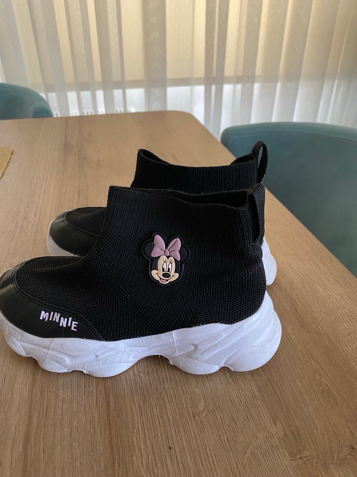 Minnie Baskılı Siyah Kız Çocuk Spor Ayakkabı - Görsel 2