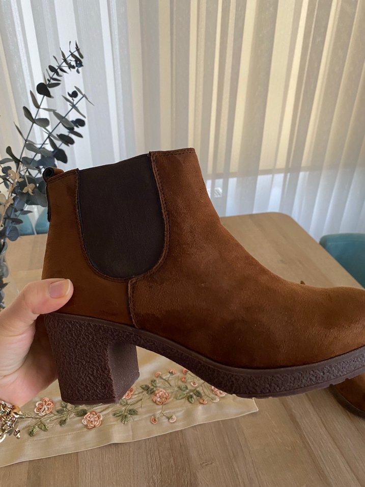 Kahverengi Süet Topuklu Kadın Bot - Görsel 3