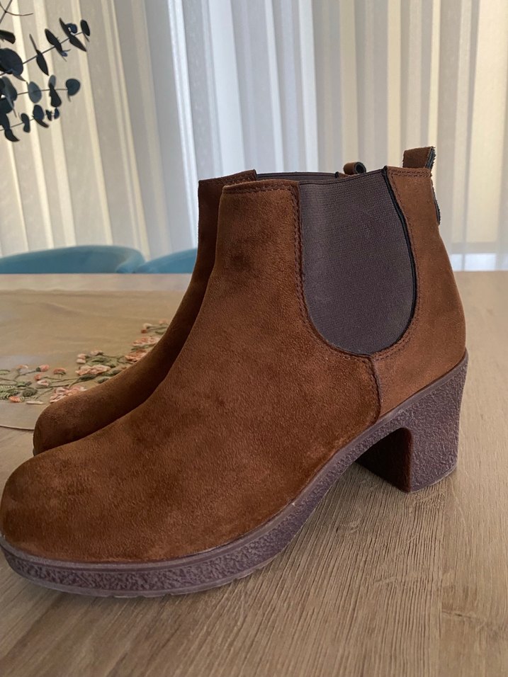 Kahverengi Süet Topuklu Kadın Bot - Görsel 5
