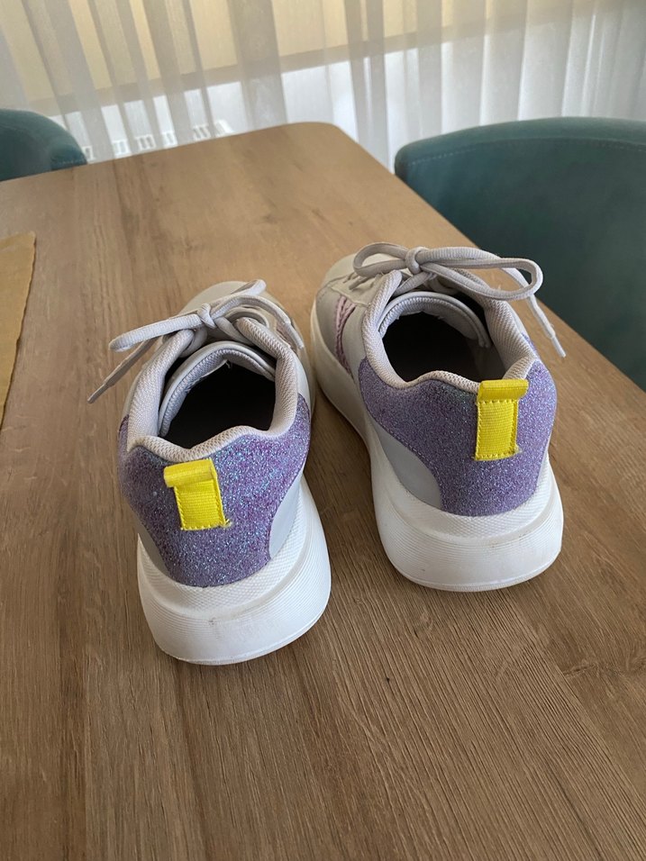 Mor Detaylı Gri Bağcıklı Platform Spor Ayakkabı - Görsel 4