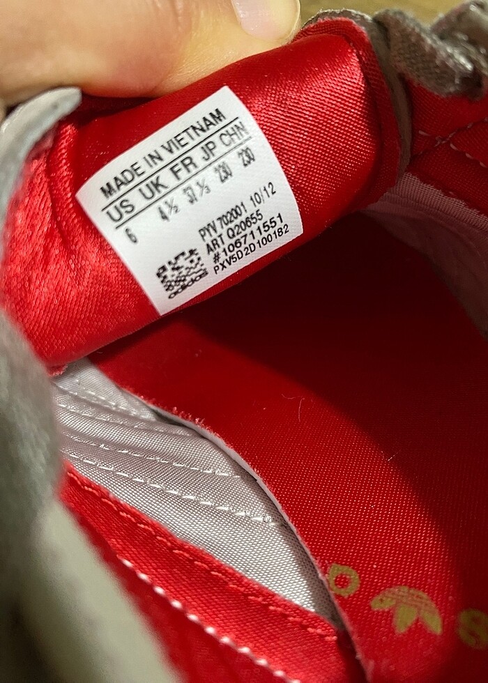 Az kullanılmış adidas spor ayakkabı - Görsel 3