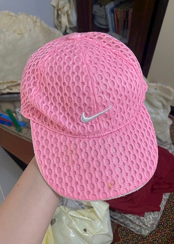 Nike Pembe Delikli Sapka