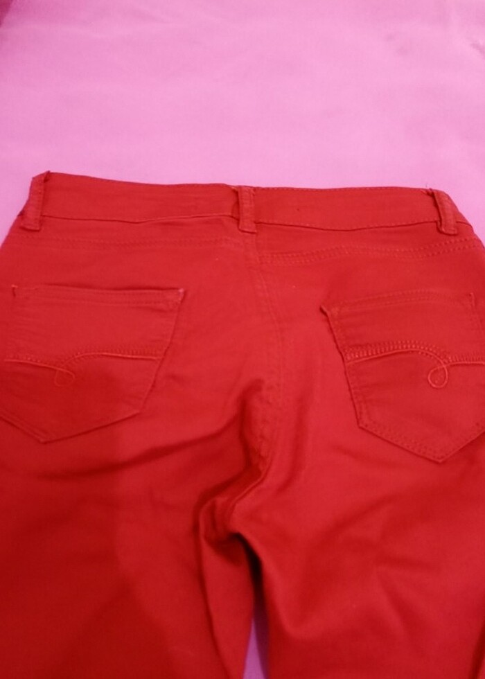 Kırmızı pantolon  - Görsel 5