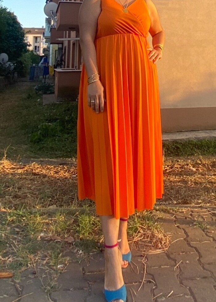 Turuncu elbise - Görsel 3
