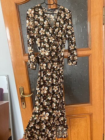 Çiçekli elbise