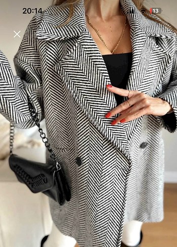 Desenli Siyah Beyaz Kaban - Görsel 3