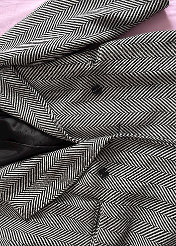 Desenli Siyah Beyaz Kaban - Görsel 4