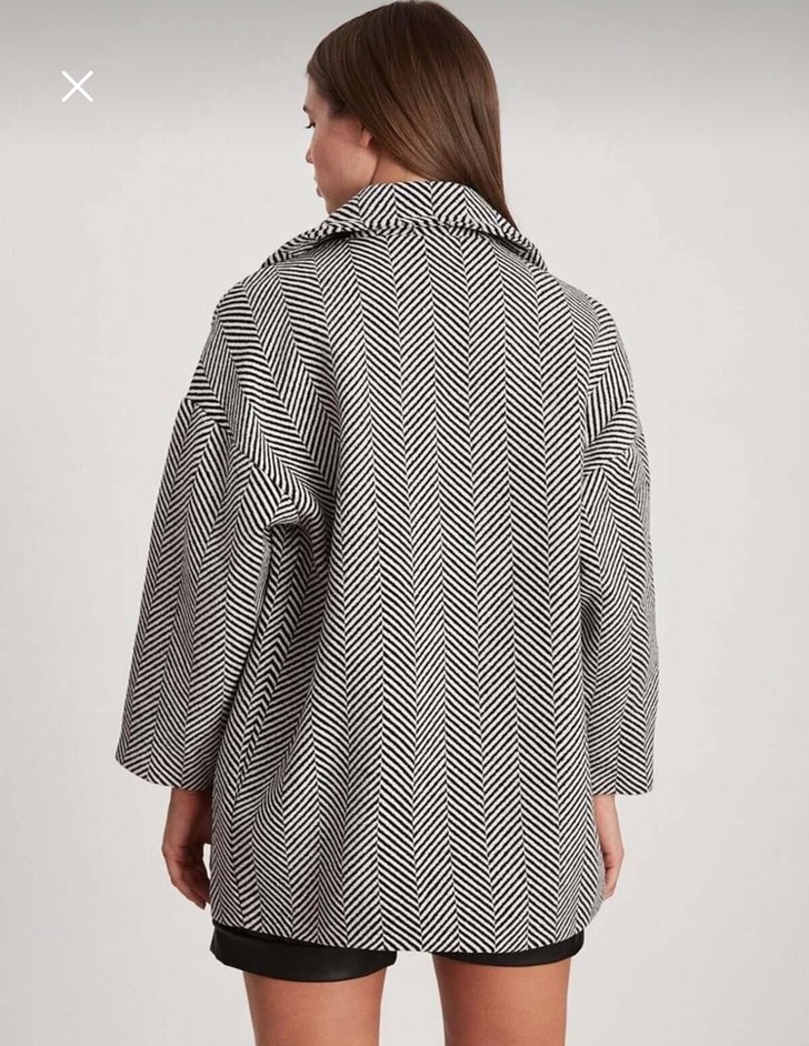 Desenli Siyah Beyaz Kaban - Görsel 2