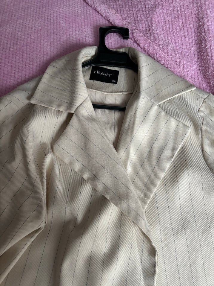 Düğmeli Beyaz Zebra Desenli Kadın Blazer - Görsel 4