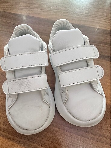 25 Beden beyaz Renk Adidas çocuk ayakkabısı