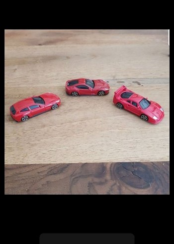 Beden Renk Ferrari 1:64 3lü set