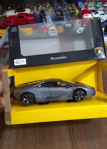 Lamborghini Reventón 1:24 