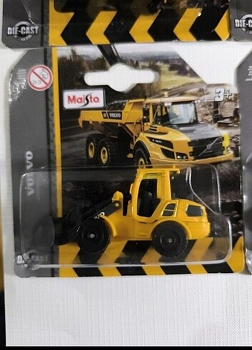 Beden Renk 4 adet Volvo iş makineleri
