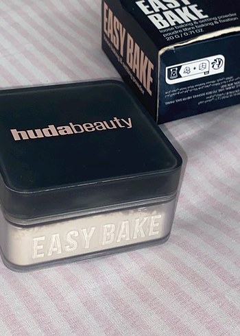 Beden Huda Beauty Easy Bake Sabitleyici Pudra
