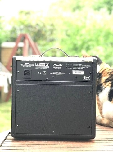 Diğer Cort CM15R Black Elektro Gitar Amfisi
