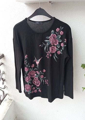 LC Waikiki Nakışlı Siyah Triko Kadın Bluz
