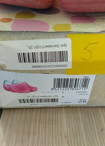 25 Beden pembe Renk Cros sandalet