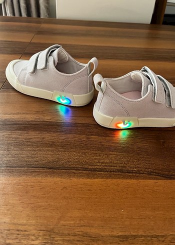 Işıklı spor ayakkabı - Görsel 2