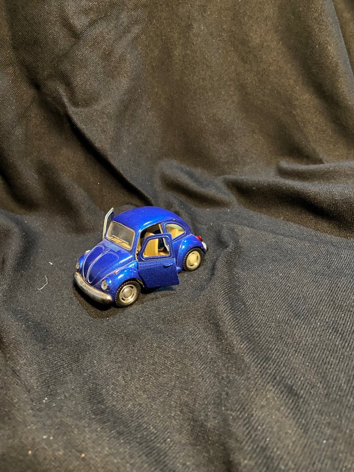 Nostaljik Parlak Mavi Oyuncak Araba - Görsel 3