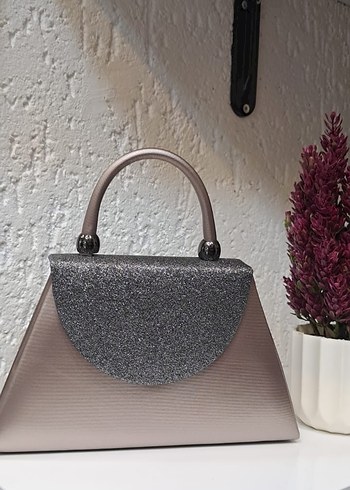 Gri Parlak Kadın Clutch Çanta