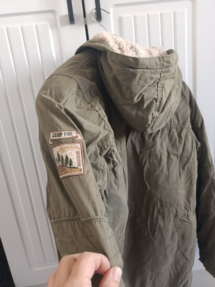 Erkek Çocuk Bej Kamuflaj Desenli Düğmeli Mont - Görsel 2