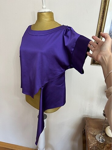 xl Beden mor Renk Derishow markanın mor renk bluzu