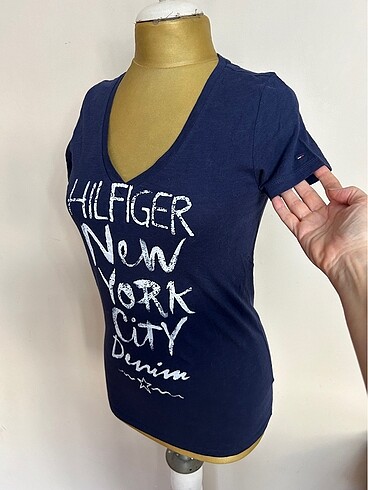 Tommy Hilfiger Tommy Hilfiger markanın orjinal tişörtü