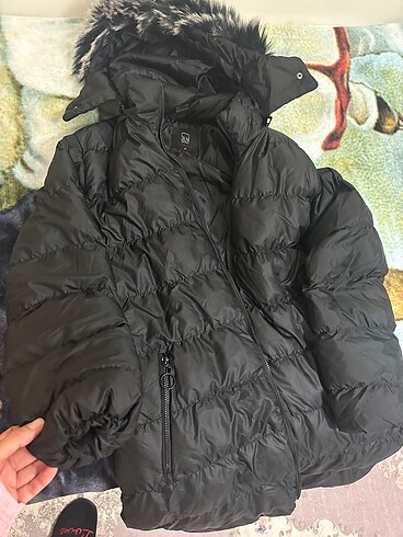 Siyah şişme mont