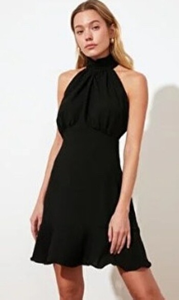 Halter yaka elbise