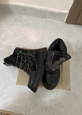 Siyah Deri Kadın Dolgu Topuklu Goth Bot - Görsel 2