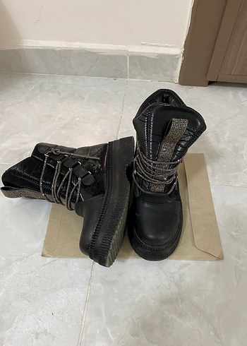 Siyah Deri Kadın Dolgu Topuklu Goth Bot - Görsel 3