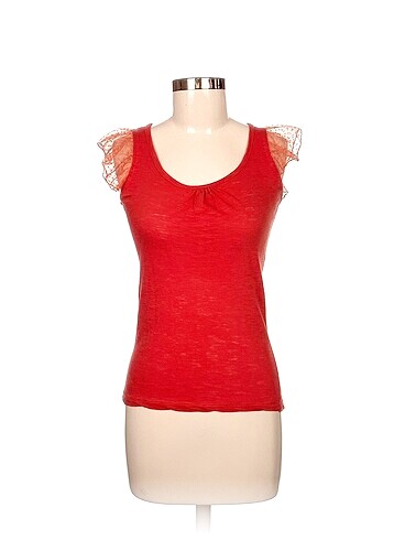 Pull and Bear T-shirt %70 İndirimli.