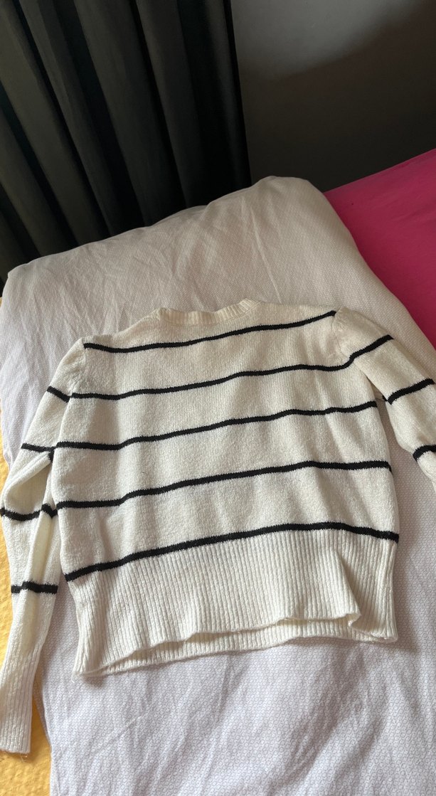 Kadın Beyaz Çizgili Triko Kazak - Görsel 3