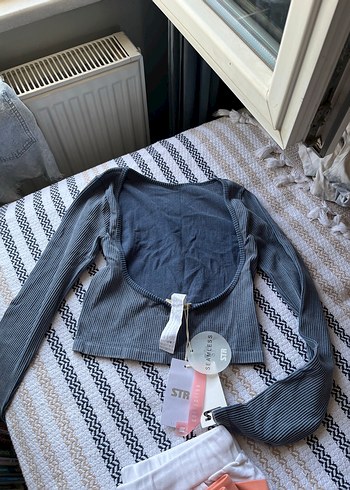 Stradivarius stradivarius uzun kollu sırtı açık body