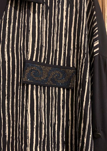 Düğmeli Zebra Desenli Siyah Kadın Gömlek - Görsel 3