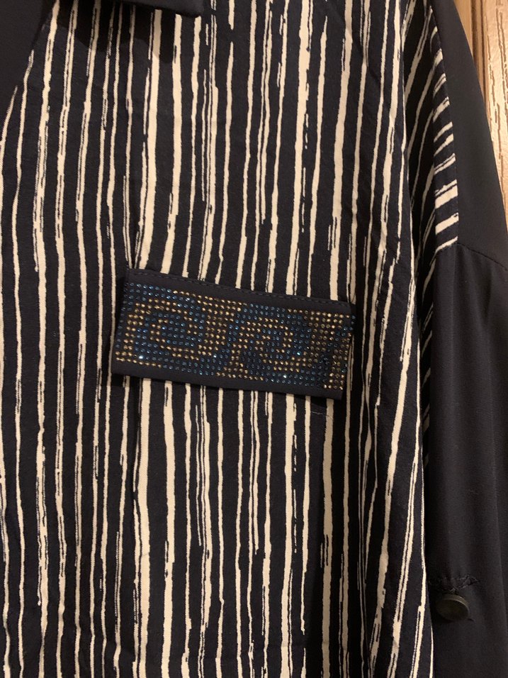 Düğmeli Zebra Desenli Siyah Kadın Gömlek - Görsel 3