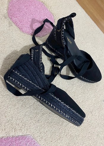 40 Beden Divarese Siyah Bağcıklı Dolgu Topuklu Espadril