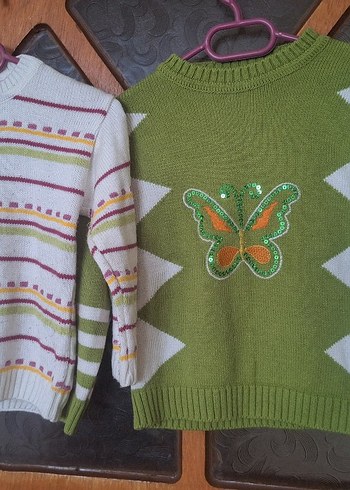 Nakışlı Kelebek Desenli Renkli Kız Kazak - Görsel 2