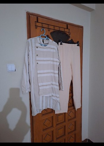 Uzun Kollu, Düğmeli Beyaz Kadın Takım - Görsel 2